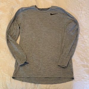 Nike Dri-Fit Ling sleeve Gray tee size small